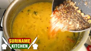 Gele Erwten Soep Daal Surinaams  Yellow Peas Soup Daal Surinamese  Suriname Kitchen [upl. by Nyberg359]