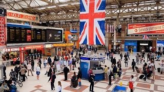 A Walk Through The London Victoria Station London England [upl. by Leerzej]