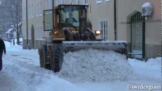 Volvo L90C loading snow on trucks [upl. by Friedrich]